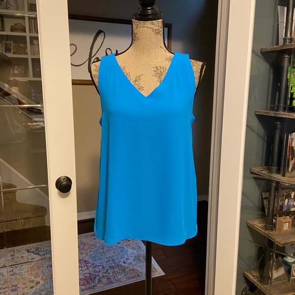 LOFT Tops - NWT LOFT Mixed Media VNeck Top